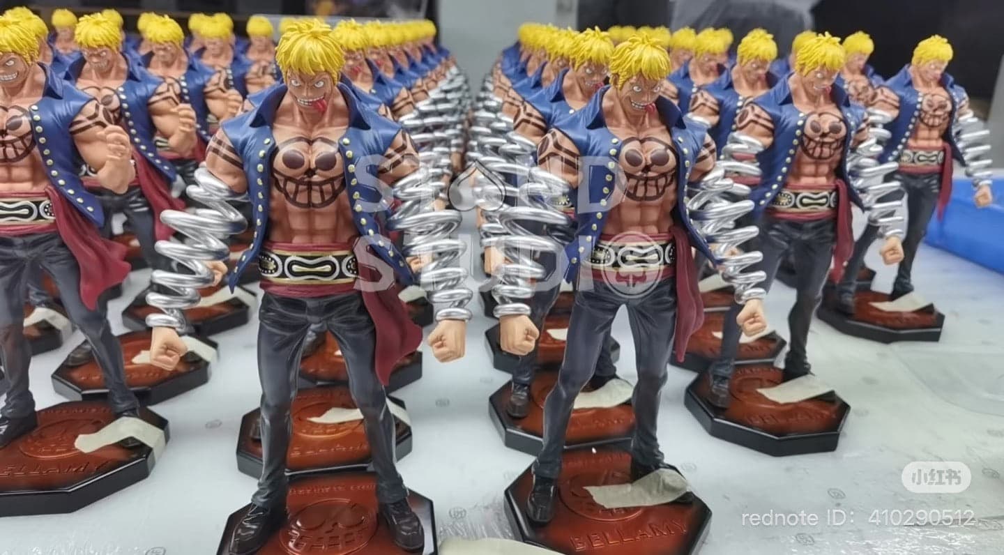 One Piece Stand Studio Bellamy 2
