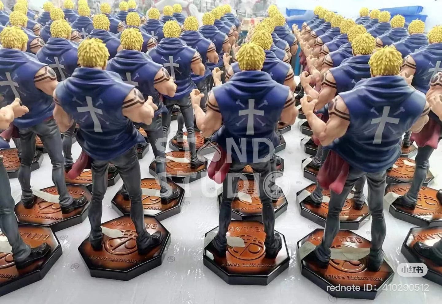 One Piece Stand Studio Bellamy 4