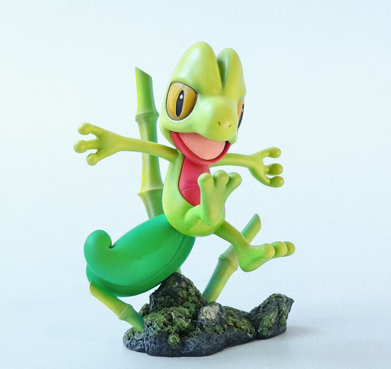 Pokemon MiuMiu Studio Treecko 2