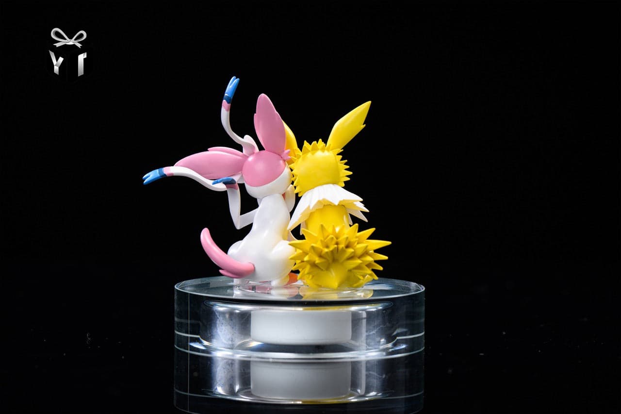 Pokemon YI Studio Jolteon x Sylveon 3