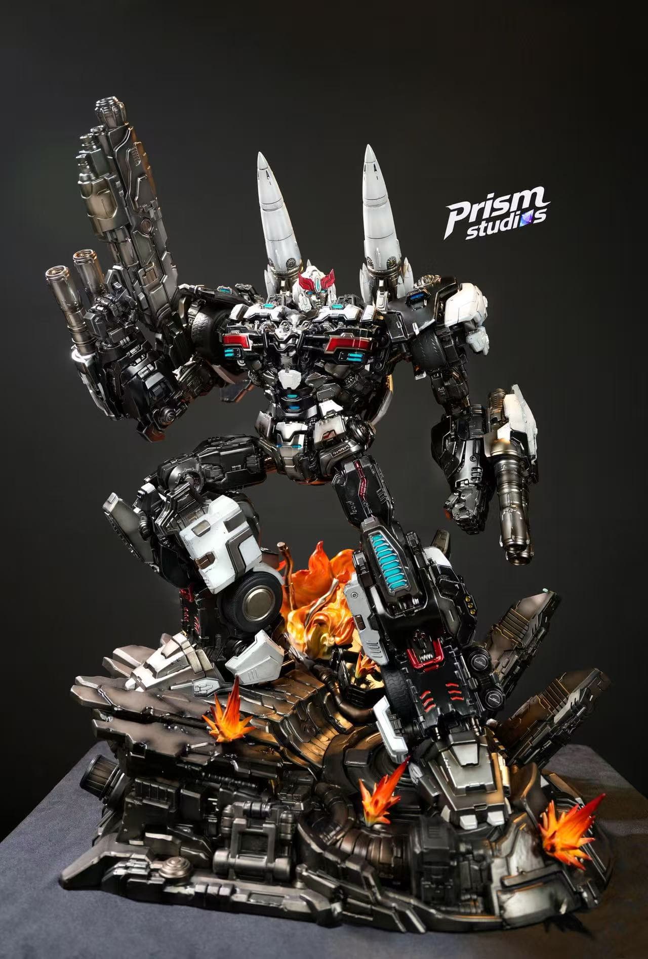 Transformers Prism Studio Police Car Robot Prowl 2