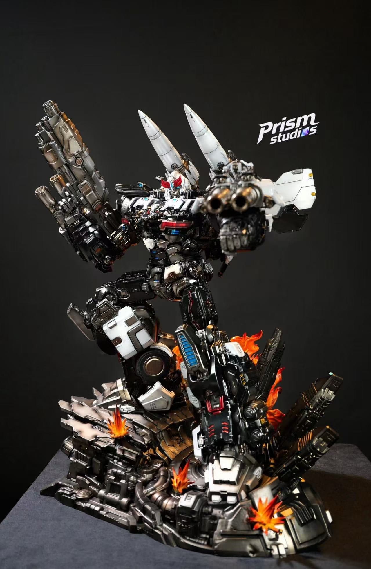 Transformers Prism Studio Police Car Robot Prowl 4