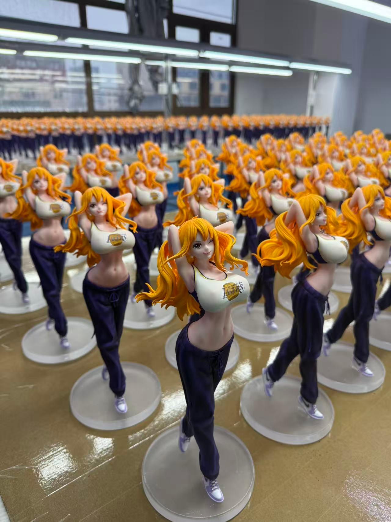 One Piece K9 Studio Nami Lakers